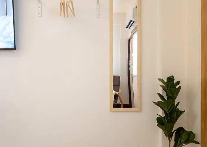 206hiddennest, Local With Street Food Only 15 Min Walk To Skytrain Apartment