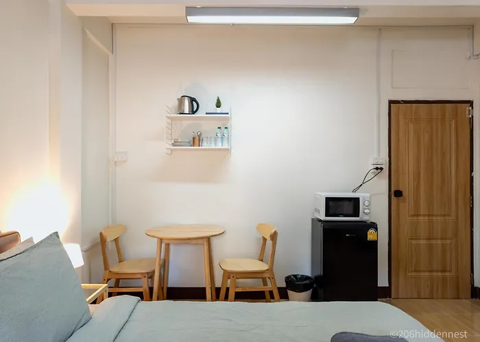 206hiddennest, Local With Street Food Only 15 Min Walk To Skytrain Apartment